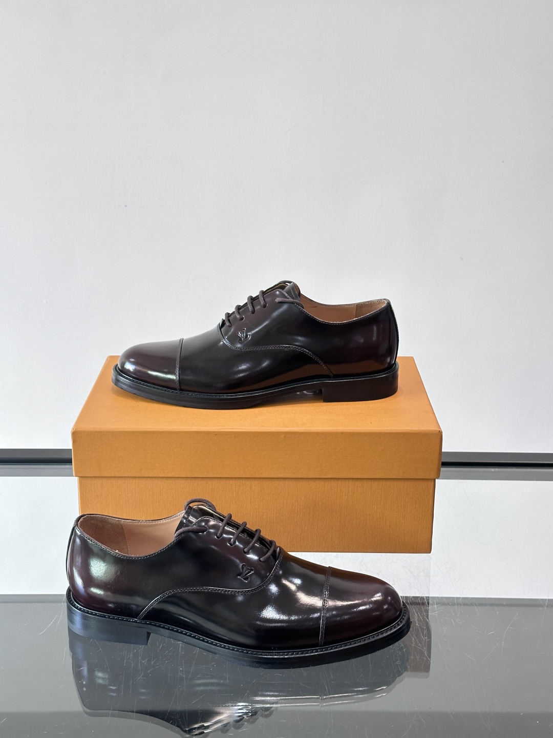◾️▫️L.v~高端男士正装休闲皮鞋，经典款，高端大气，进口牛皮打造，小牛皮透气内里，真皮大底，顶级品质