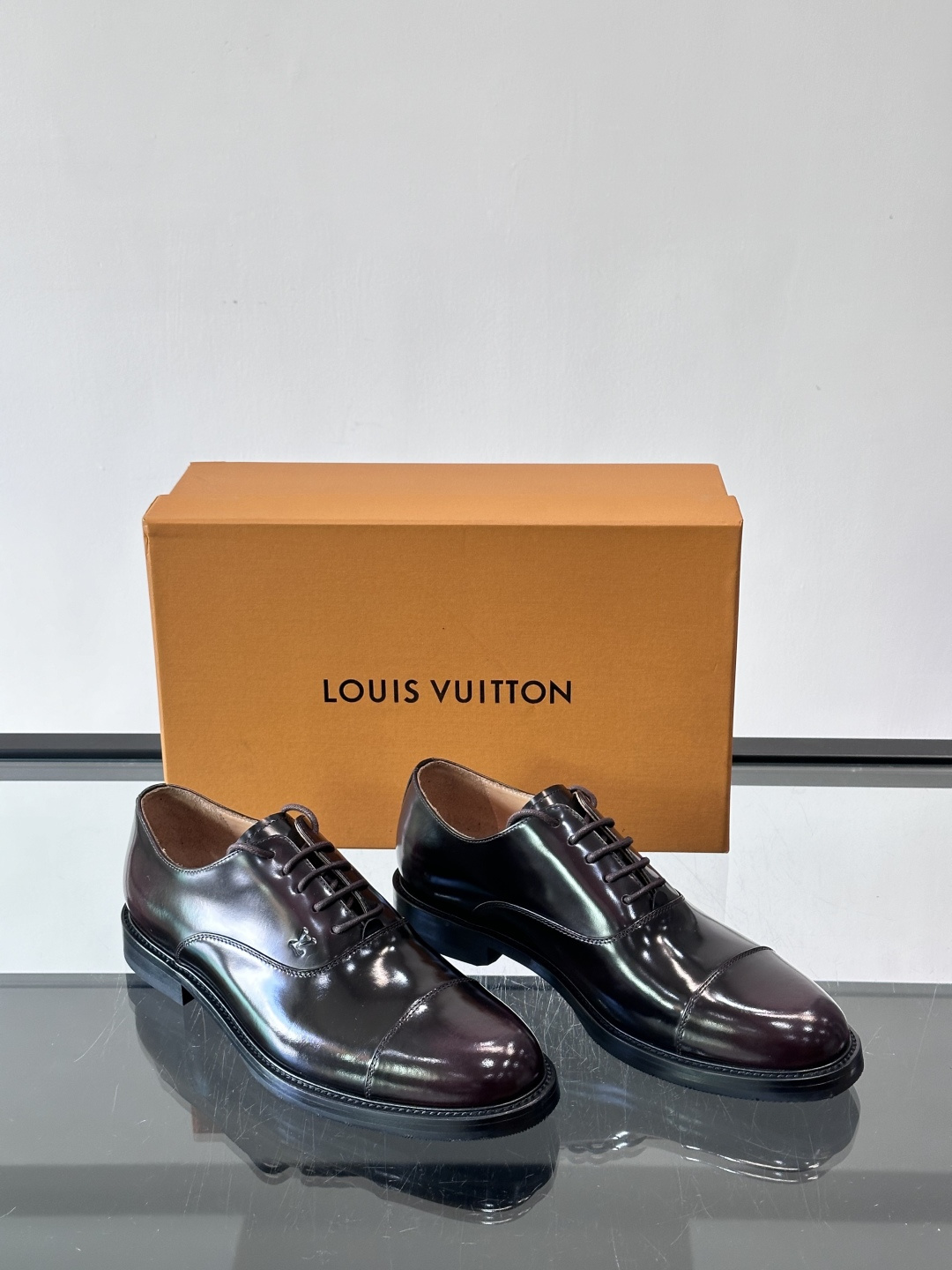 ◾️▫️L.v~高端男士正装休闲皮鞋，经典款，高端大气，进口牛皮打造，小牛皮透气内里，真皮大底，顶级品质