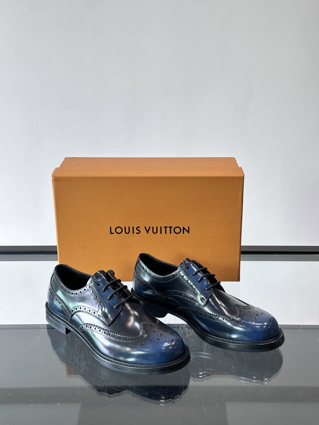 ◾️▫️L.v~高端男士正装休闲皮鞋，经典款，高端大气，进口牛皮打造，小牛皮透气内里，真皮大底，顶级品质