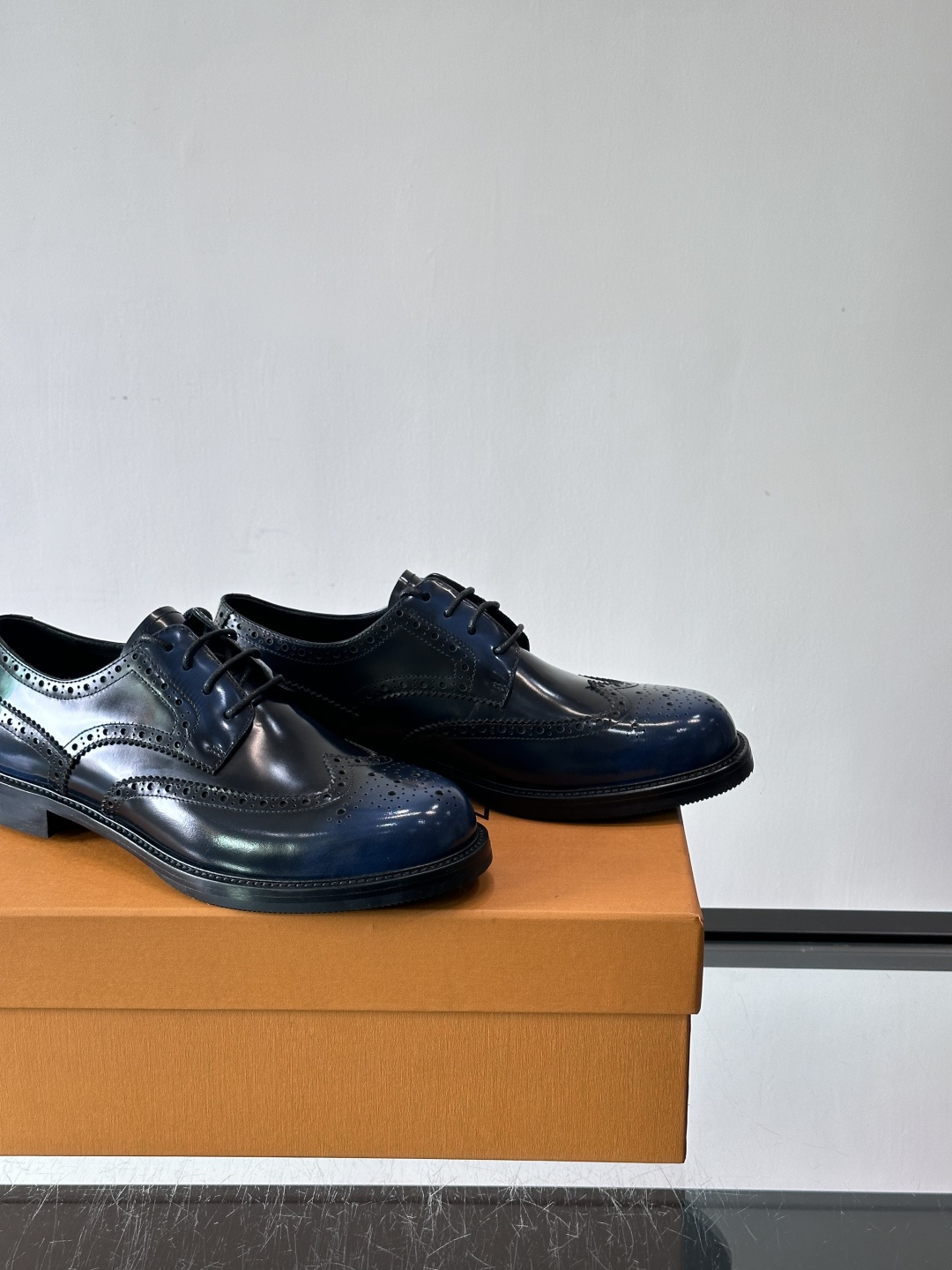 ◾️▫️L.v~高端男士正装休闲皮鞋，经典款，高端大气，进口牛皮打造，小牛皮透气内里，真皮大底，顶级品质