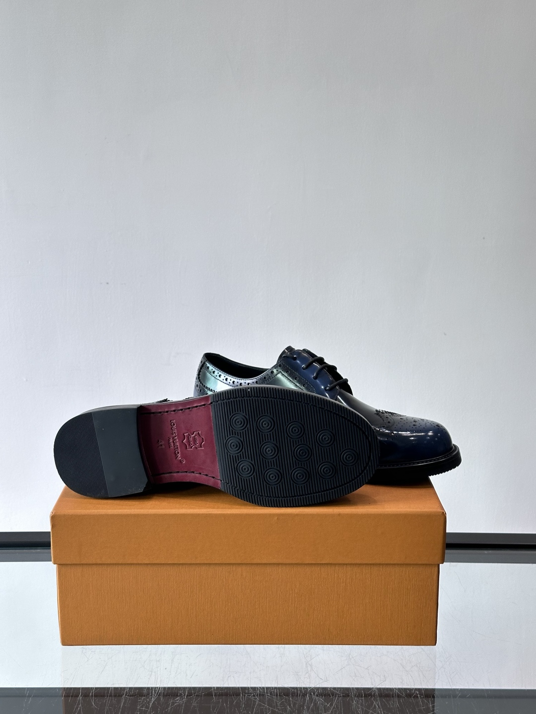 ◾️▫️L.v~高端男士正装休闲皮鞋，经典款，高端大气，进口牛皮打造，小牛皮透气内里，真皮大底，顶级品质