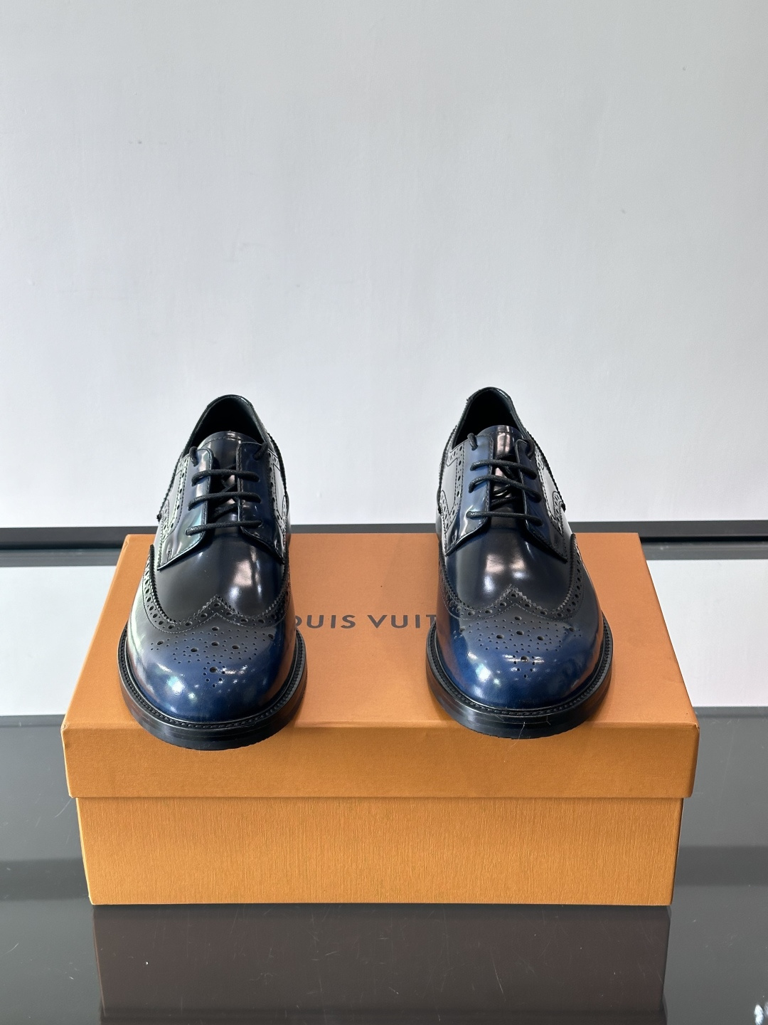◾️▫️L.v~高端男士正装休闲皮鞋，经典款，高端大气，进口牛皮打造，小牛皮透气内里，真皮大底，顶级品质