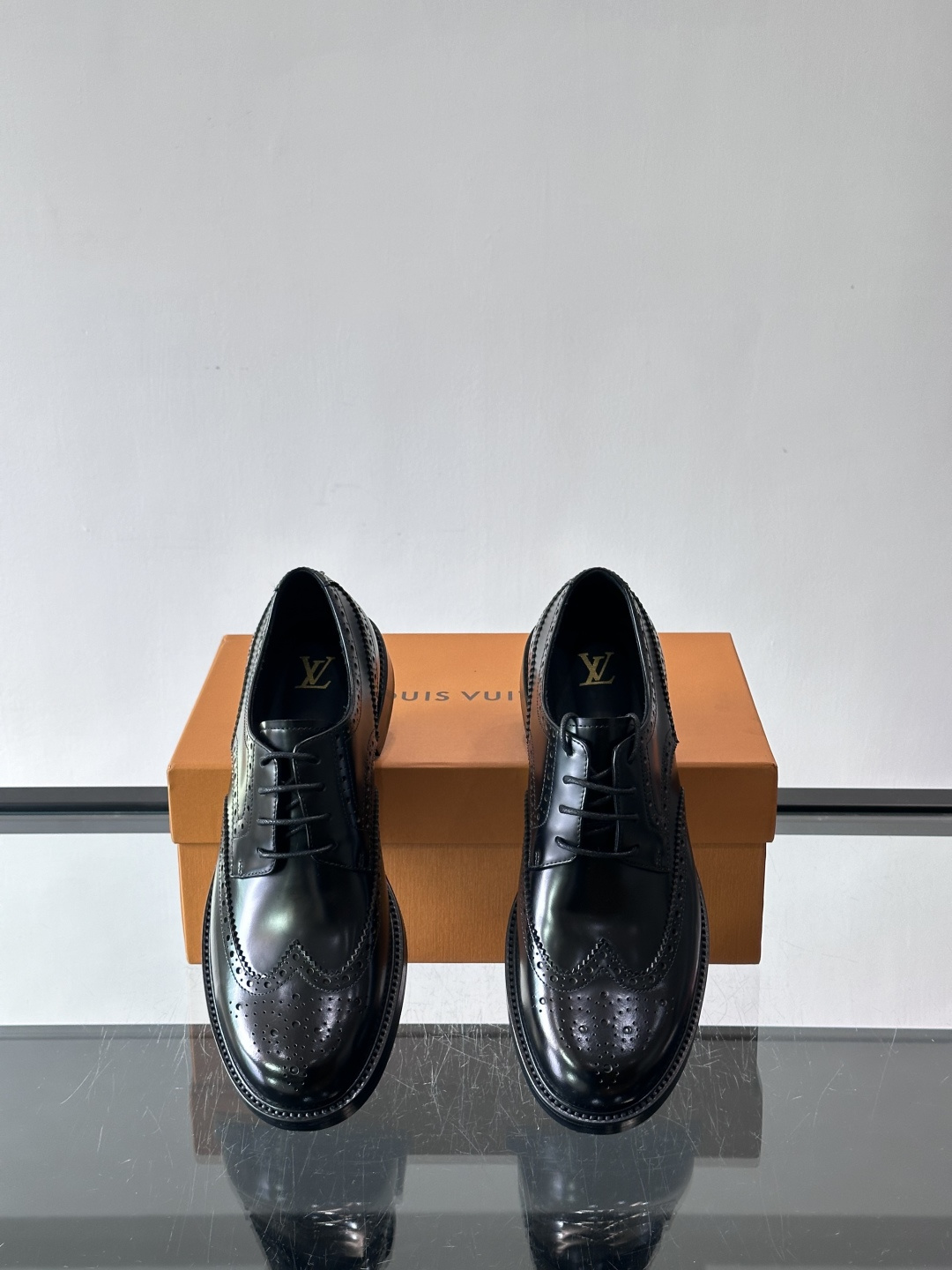◾️▫️L.v~高端男士正装休闲皮鞋，经典款，高端大气，进口牛皮打造，小牛皮透气内里，真皮大底，顶级品质
