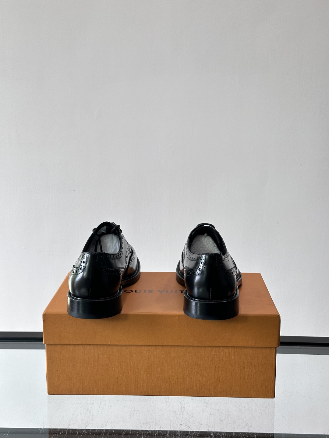 ◾️▫️L.v~高端男士正装休闲皮鞋，经典款，高端大气，进口牛皮打造，小牛皮透气内里，真皮大底，顶级品质