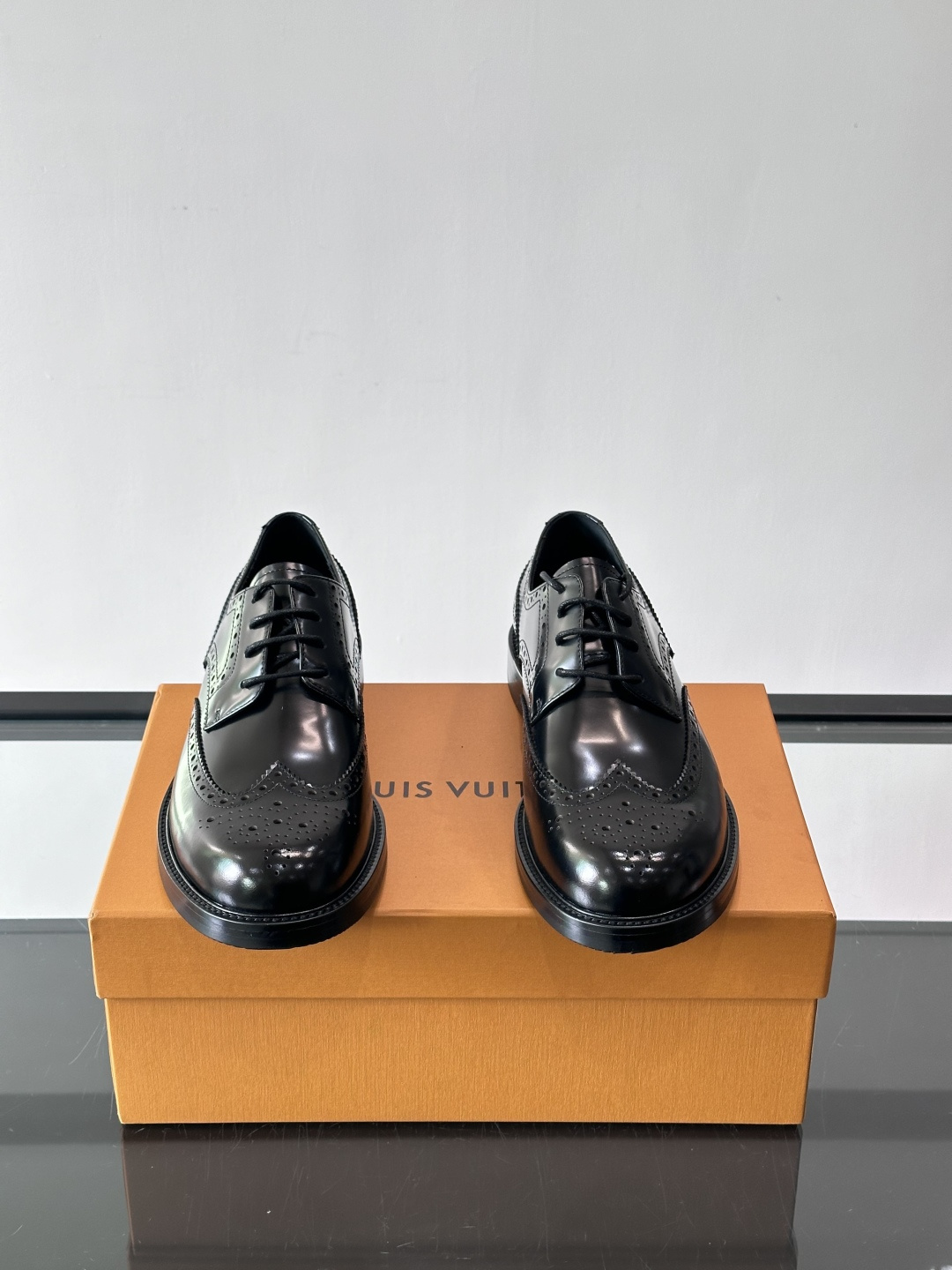 ◾️▫️L.v~高端男士正装休闲皮鞋，经典款，高端大气，进口牛皮打造，小牛皮透气内里，真皮大底，顶级品质