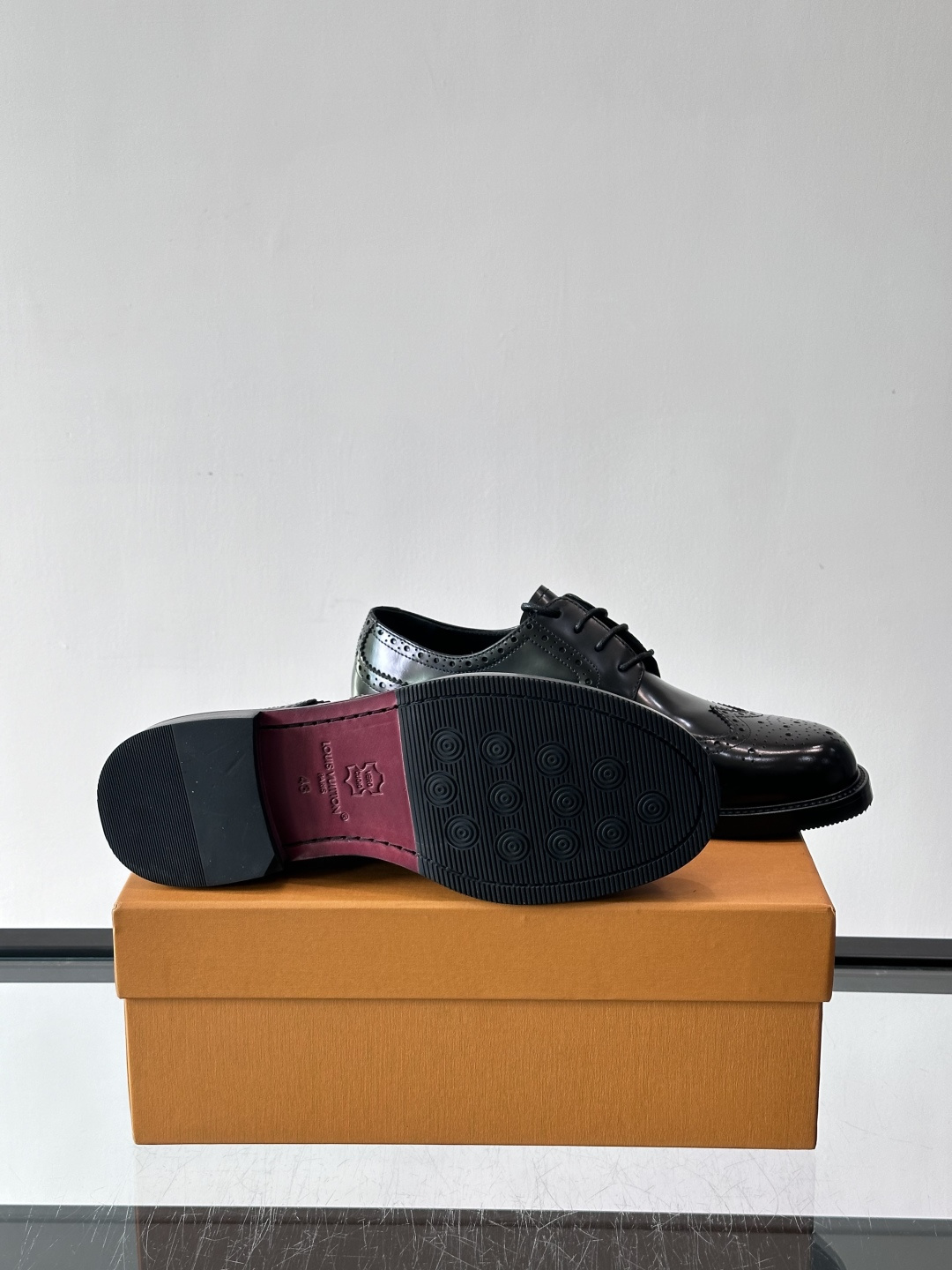 ◾️▫️L.v~高端男士正装休闲皮鞋，经典款，高端大气，进口牛皮打造，小牛皮透气内里，真皮大底，顶级品质