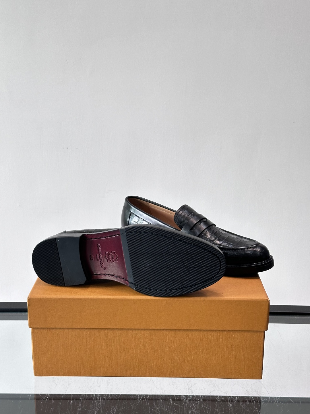 ◾️▫️L.v~高端男士正装休闲皮鞋，经典款，高端大气，进口牛皮打造，小牛皮透气内里，真皮大底，顶级品质