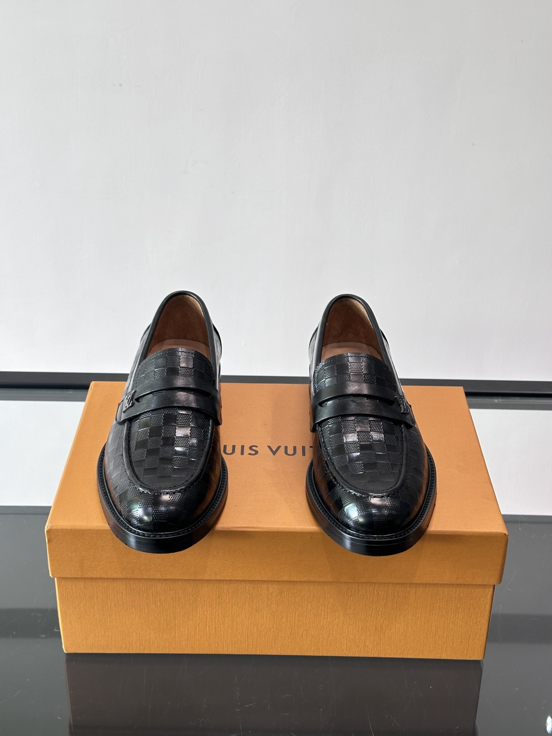 ◾️▫️L.v~高端男士正装休闲皮鞋，经典款，高端大气，进口牛皮打造，小牛皮透气内里，真皮大底，顶级品质