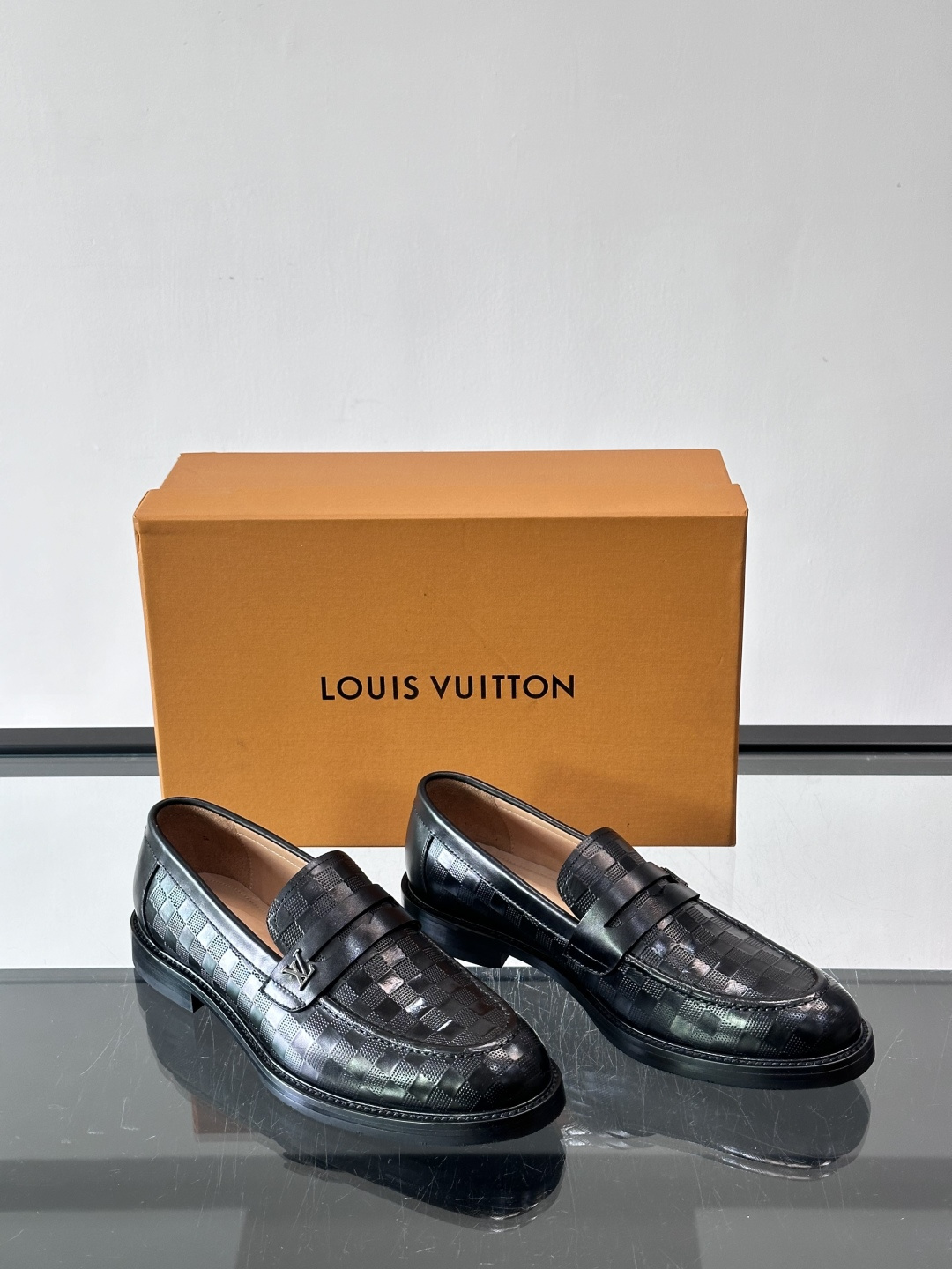 ◾️▫️L.v~高端男士正装休闲皮鞋，经典款，高端大气，进口牛皮打造，小牛皮透气内里，真皮大底，顶级品质