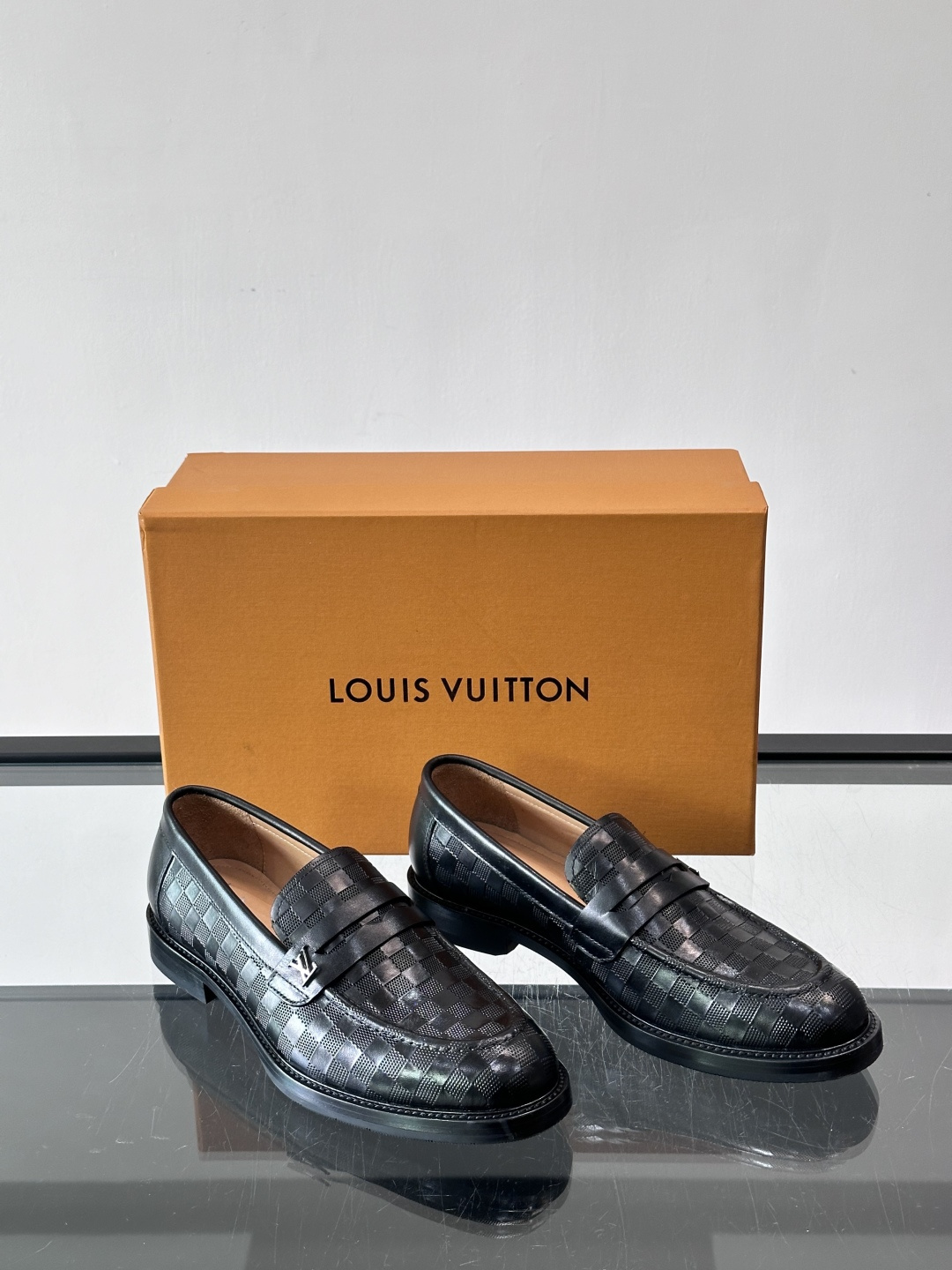 ◾️▫️L.v~高端男士正装休闲皮鞋，经典款，高端大气，进口牛皮打造，小牛皮透气内里，真皮大底，顶级品质