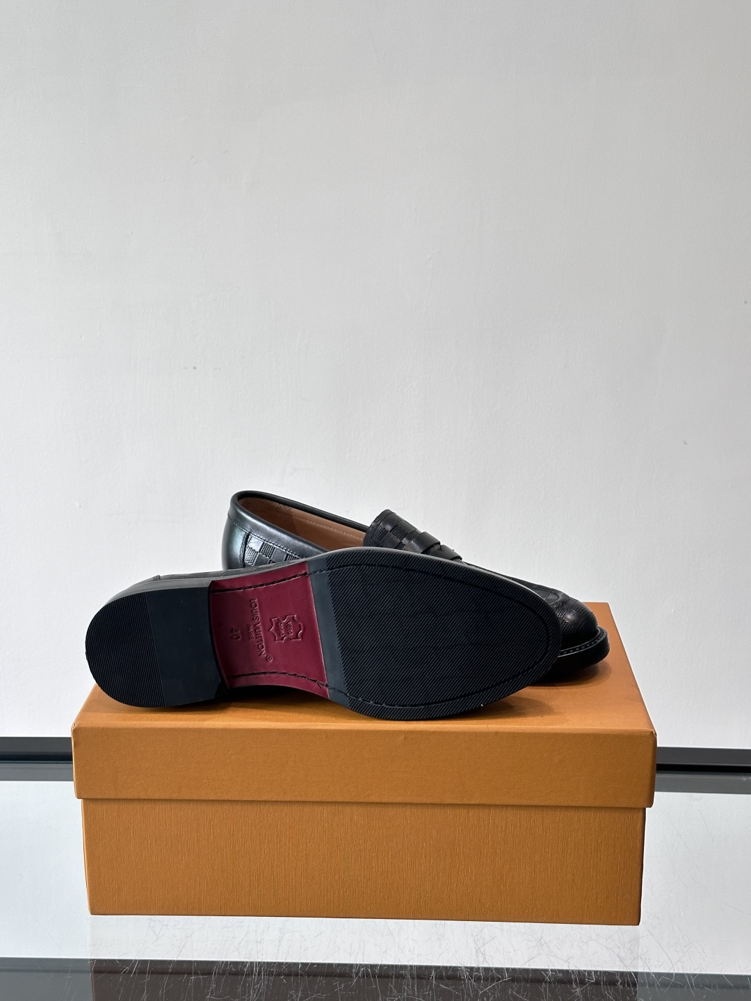 ◾️▫️L.v~高端男士正装休闲皮鞋，经典款，高端大气，进口牛皮打造，小牛皮透气内里，真皮大底，顶级品质