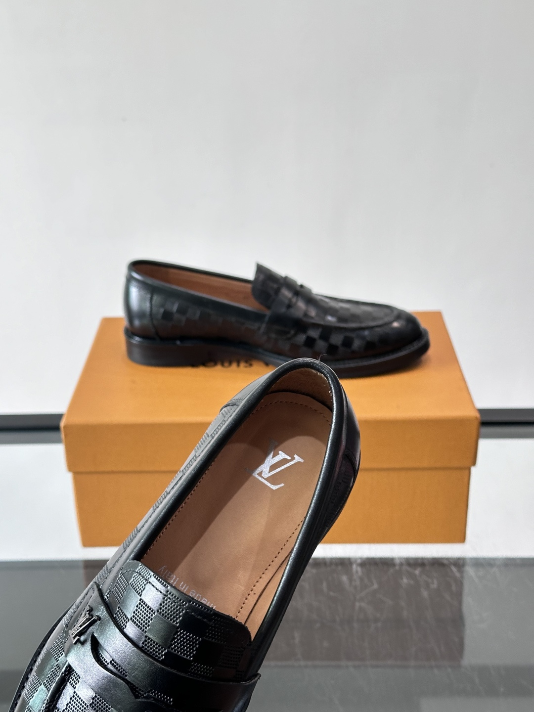 ◾️▫️L.v~高端男士正装休闲皮鞋，经典款，高端大气，进口牛皮打造，小牛皮透气内里，真皮大底，顶级品质