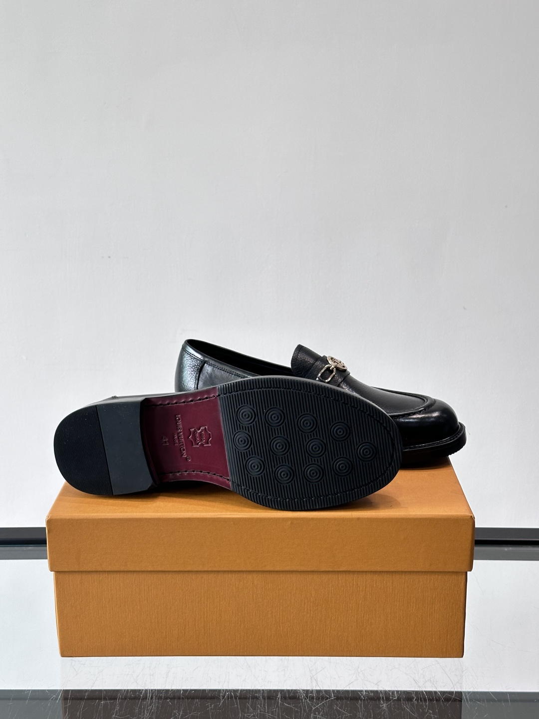 ◾️▫️L.v~高端男士正装休闲皮鞋，经典款，高端大气，进口牛皮打造，小牛皮透气内里，真皮大底，顶级品质