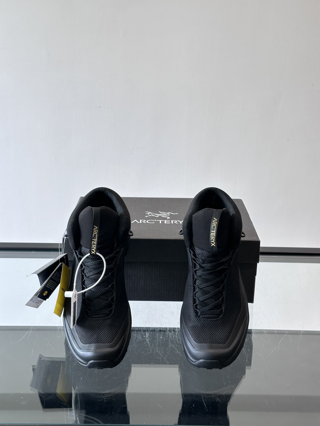 始祖鸟Aerios GTX徒步鞋，GORE-TEX防水透气科技，轻量网布+合成材料拼接，防水又透气！Vi