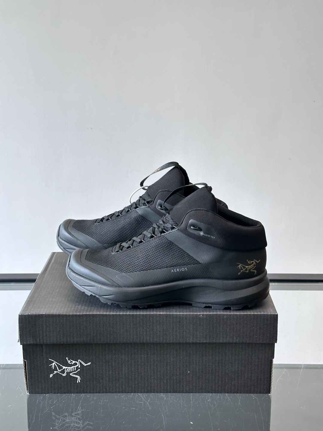 始祖鸟Aerios GTX徒步鞋，GORE-TEX防水透气科技，轻量网布+合成材料拼接，防水又透气！Vi
