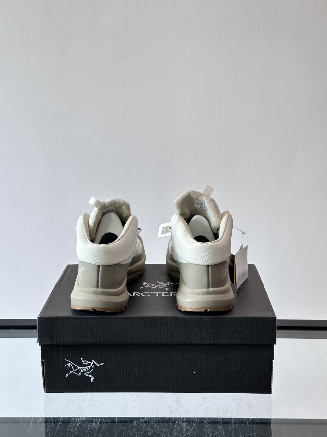 始祖鸟Aerios GTX徒步鞋，GORE-TEX防水透气科技，轻量网布+合成材料拼接，防水又透气！Vi