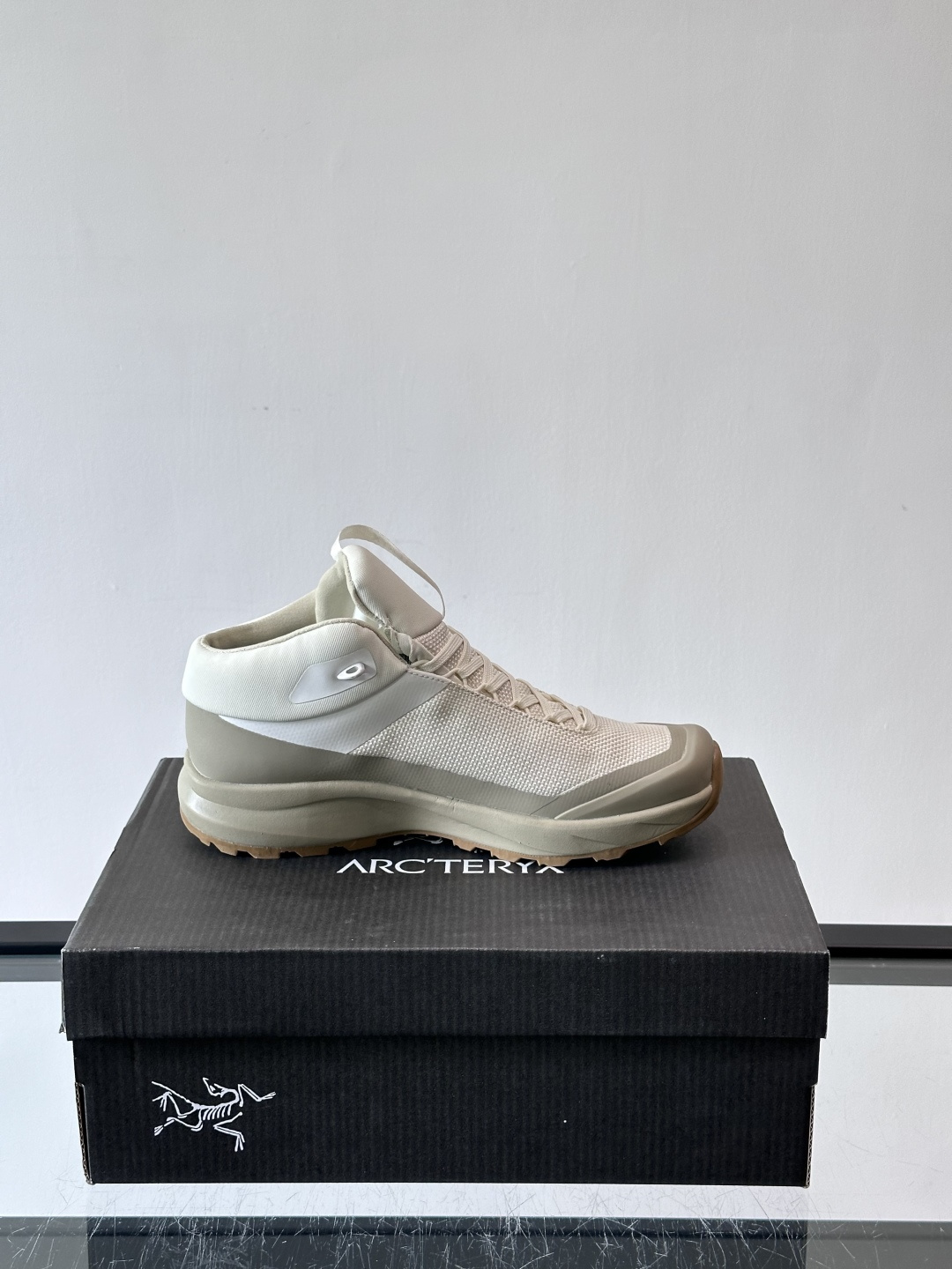 始祖鸟Aerios GTX徒步鞋，GORE-TEX防水透气科技，轻量网布+合成材料拼接，防水又透气！Vi