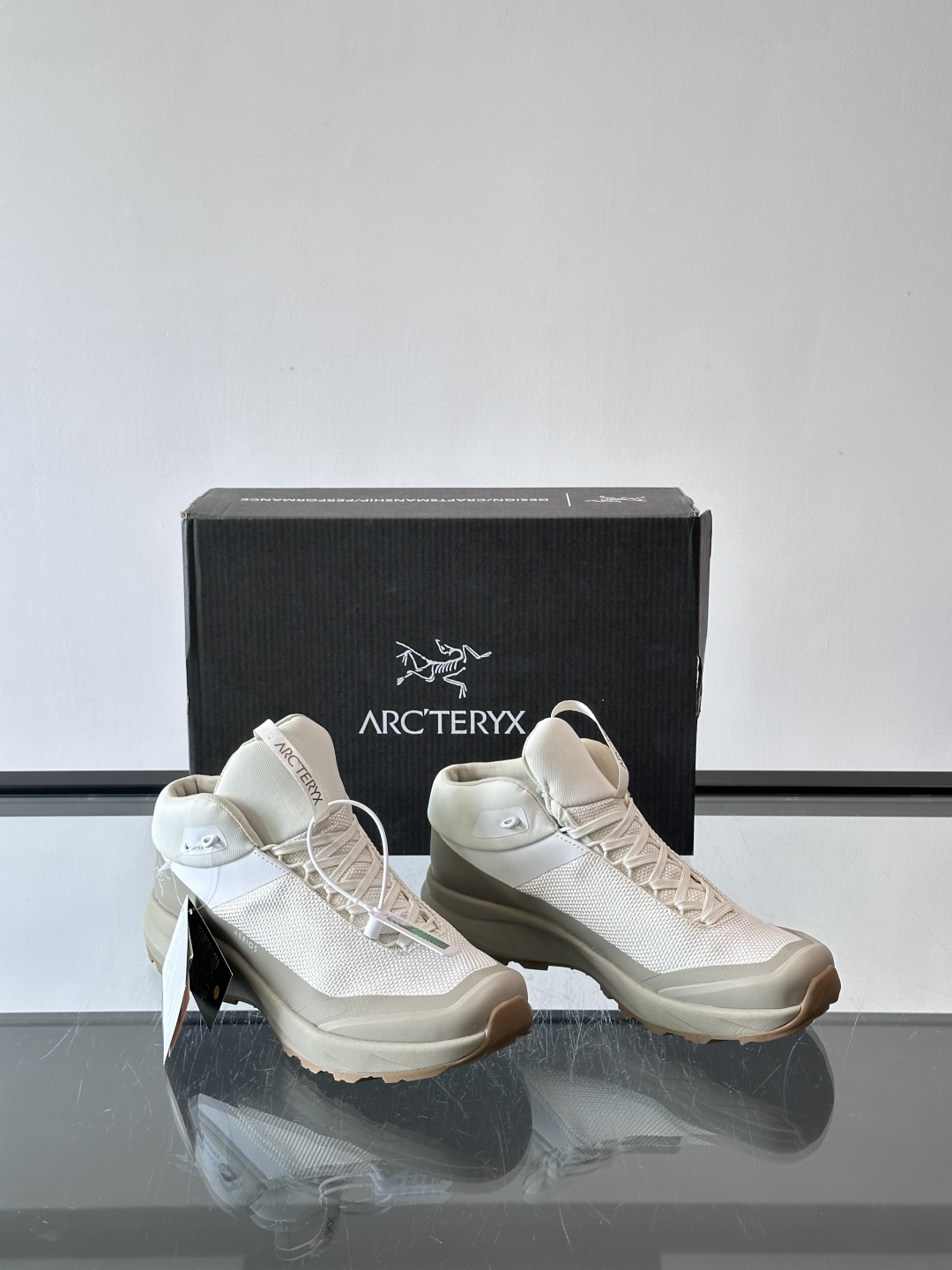 始祖鸟Aerios GTX徒步鞋，GORE-TEX防水透气科技，轻量网布+合成材料拼接，防水又透气！Vi