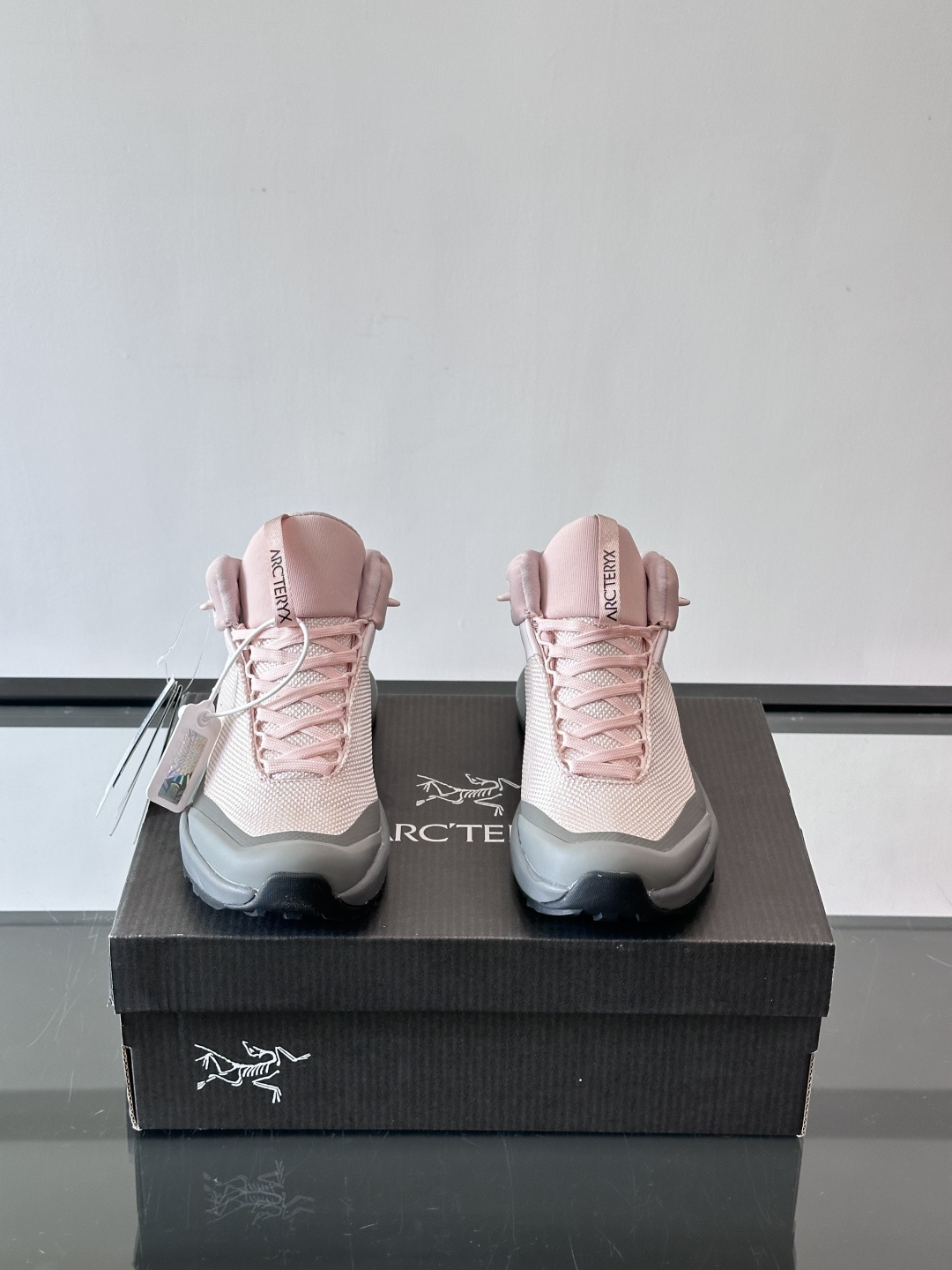 始祖鸟Aerios GTX徒步鞋，GORE-TEX防水透气科技，轻量网布+合成材料拼接，防水又透气！Vi