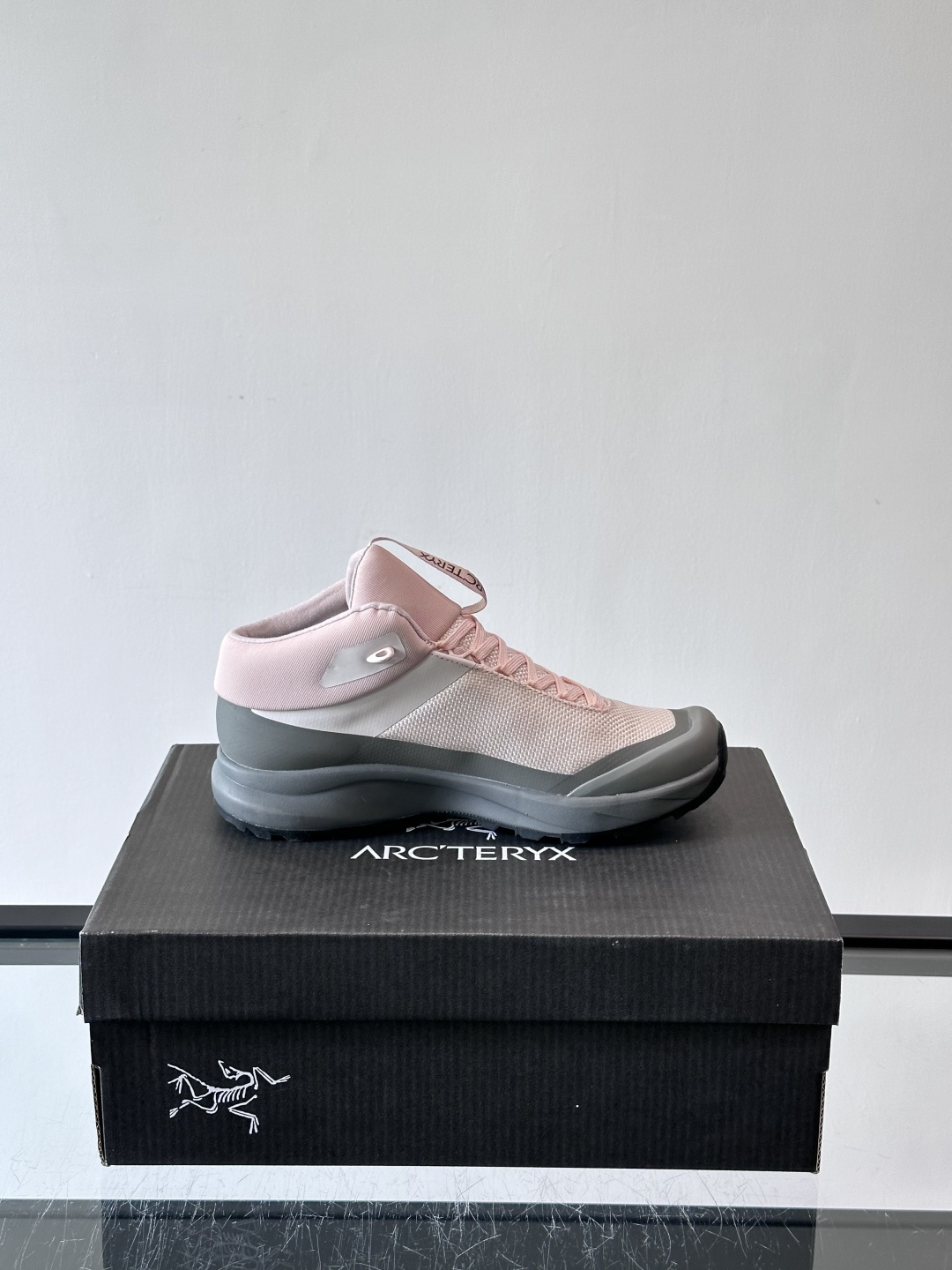 始祖鸟Aerios GTX徒步鞋，GORE-TEX防水透气科技，轻量网布+合成材料拼接，防水又透气！Vi