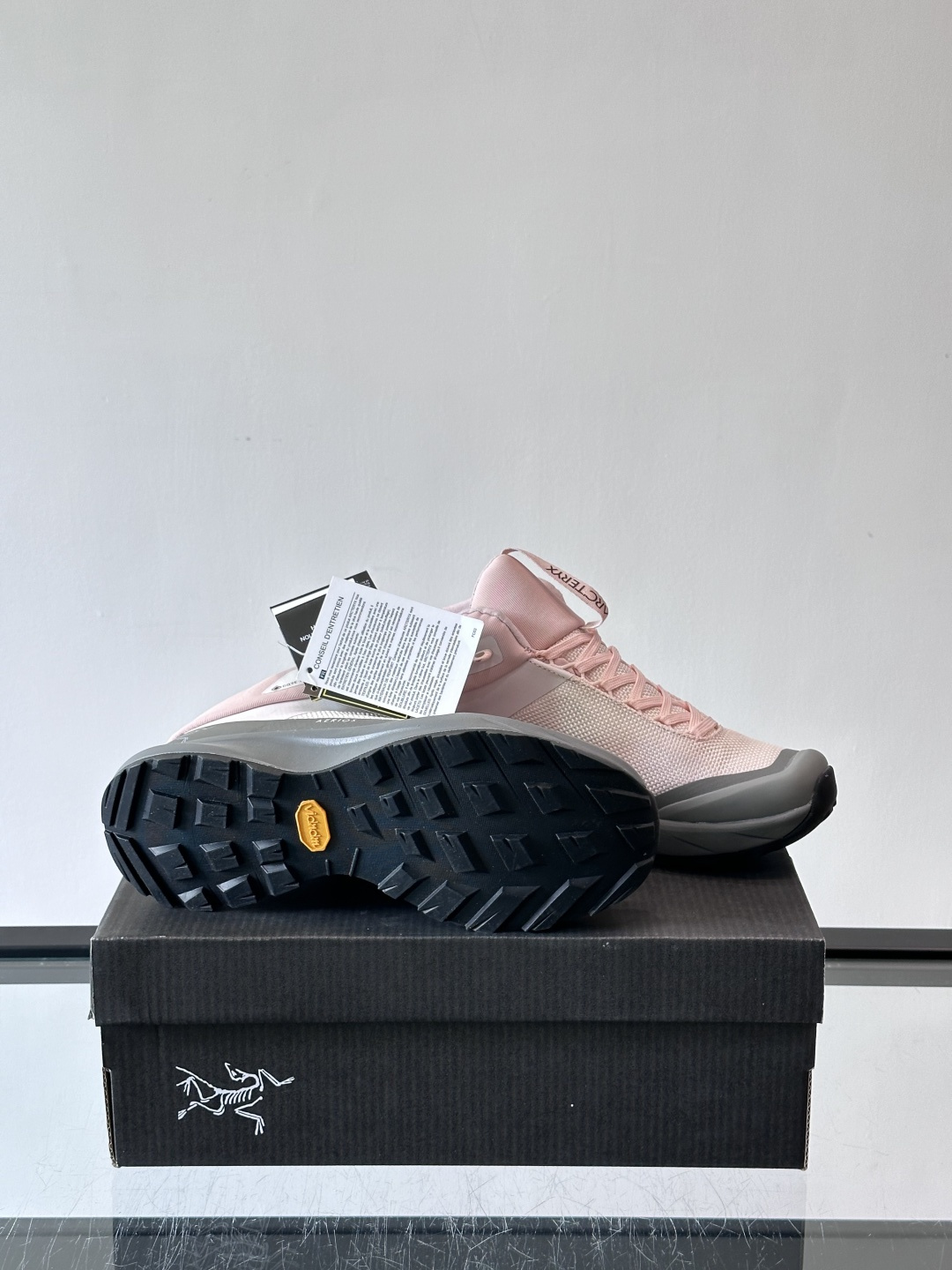 始祖鸟Aerios GTX徒步鞋，GORE-TEX防水透气科技，轻量网布+合成材料拼接，防水又透气！Vi