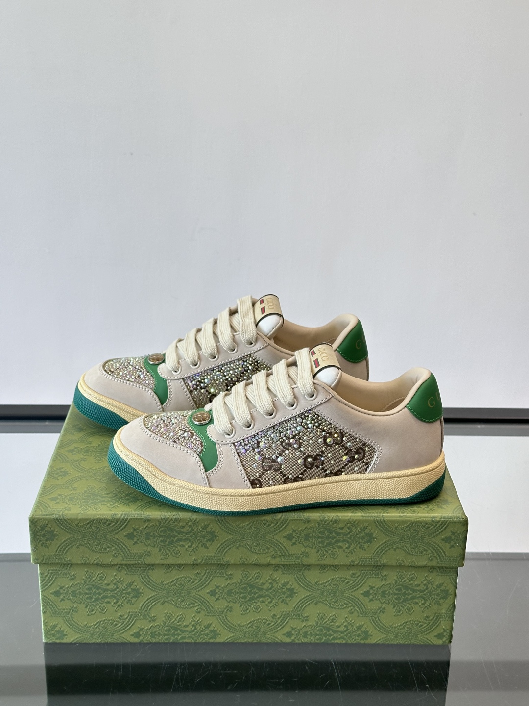 Gucci脏脏鞋+Gucci Screener系列安可拉水晶脏脏鞋，限定款，牛皮革鞋面+满天星水晶，节日