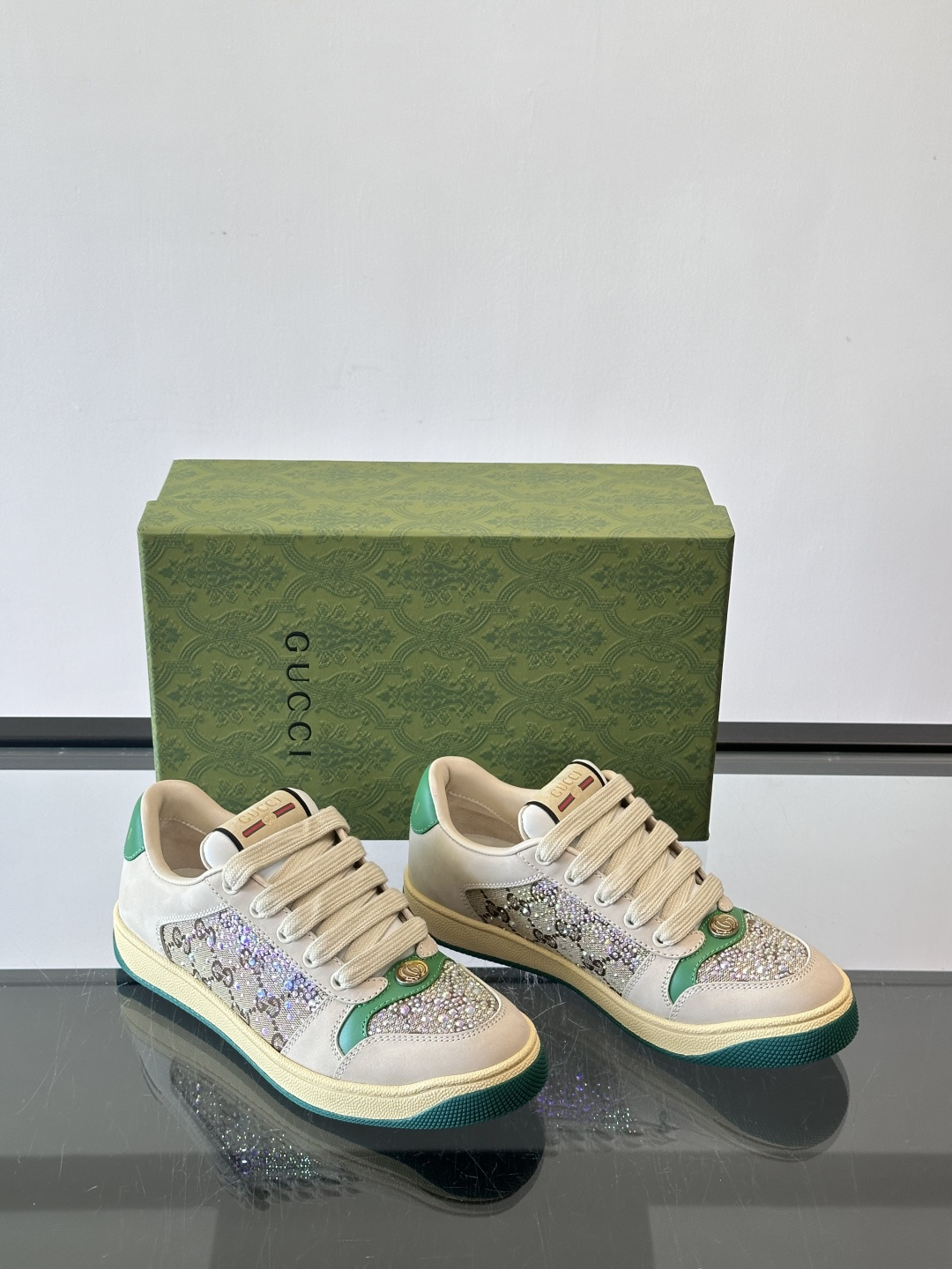 Gucci脏脏鞋+Gucci Screener系列安可拉水晶脏脏鞋，限定款，牛皮革鞋面+满天星水晶，节日