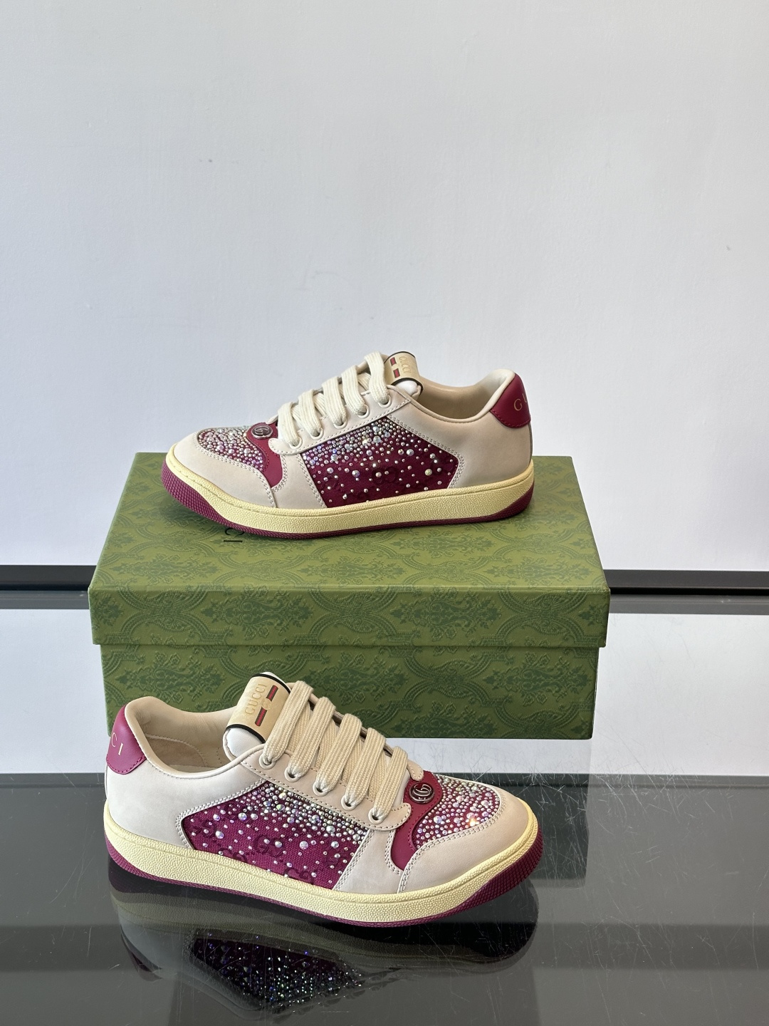 Gucci脏脏鞋+Gucci Screener系列安可拉水晶脏脏鞋，限定款，牛皮革鞋面+满天星水晶，节日