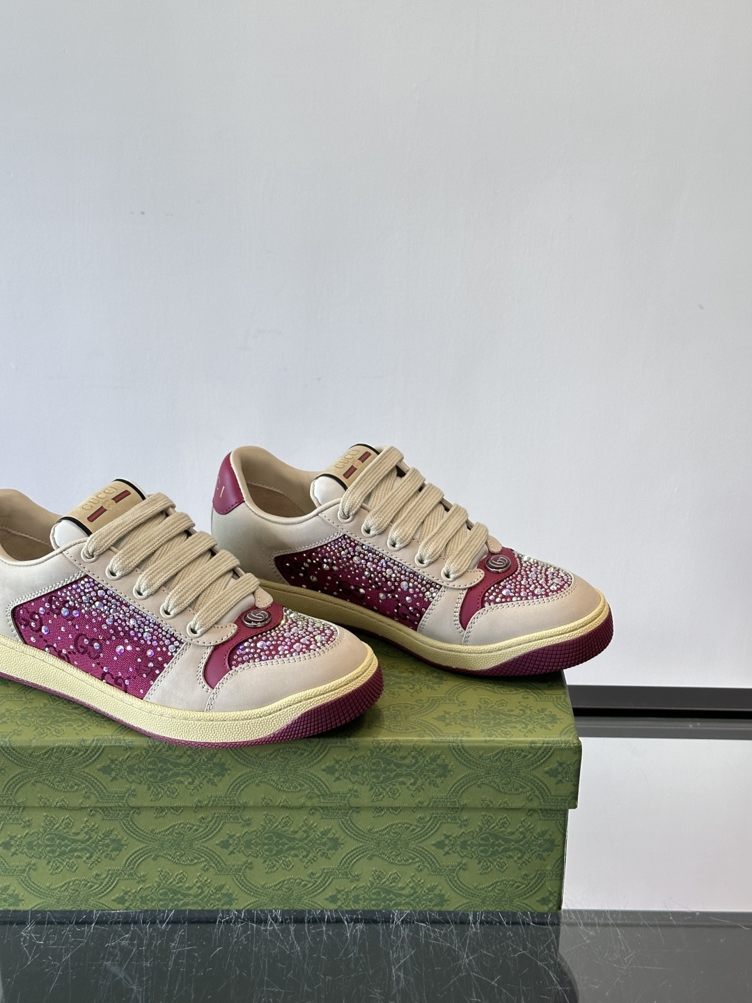 Gucci脏脏鞋+Gucci Screener系列安可拉水晶脏脏鞋，限定款，牛皮革鞋面+满天星水晶，节日