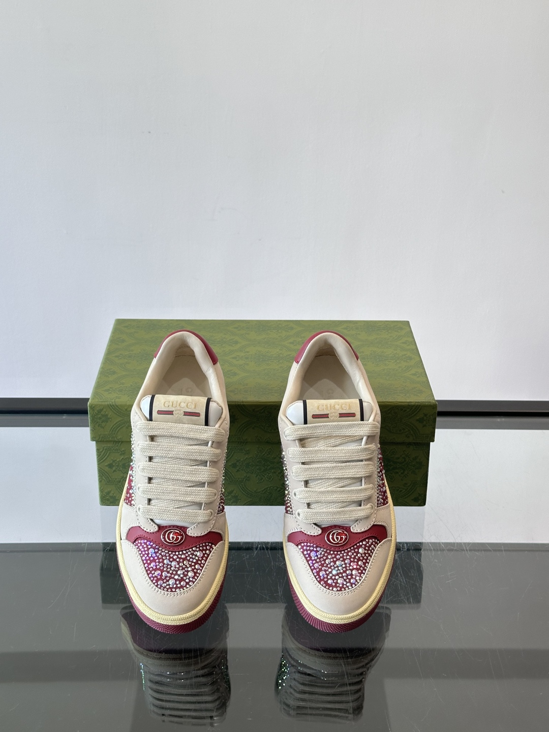 Gucci脏脏鞋+Gucci Screener系列安可拉水晶脏脏鞋，限定款，牛皮革鞋面+满天星水晶，节日