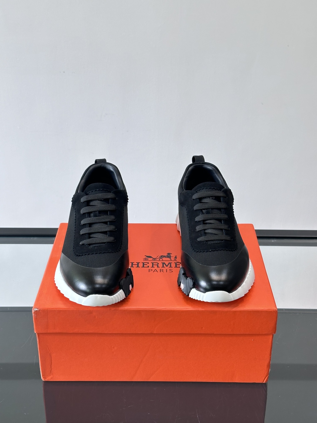 爱马仕Bouncing休闲运动鞋爱马仕Bouncing系列休闲运动鞋，2025新款，拼色设计超有层次感！