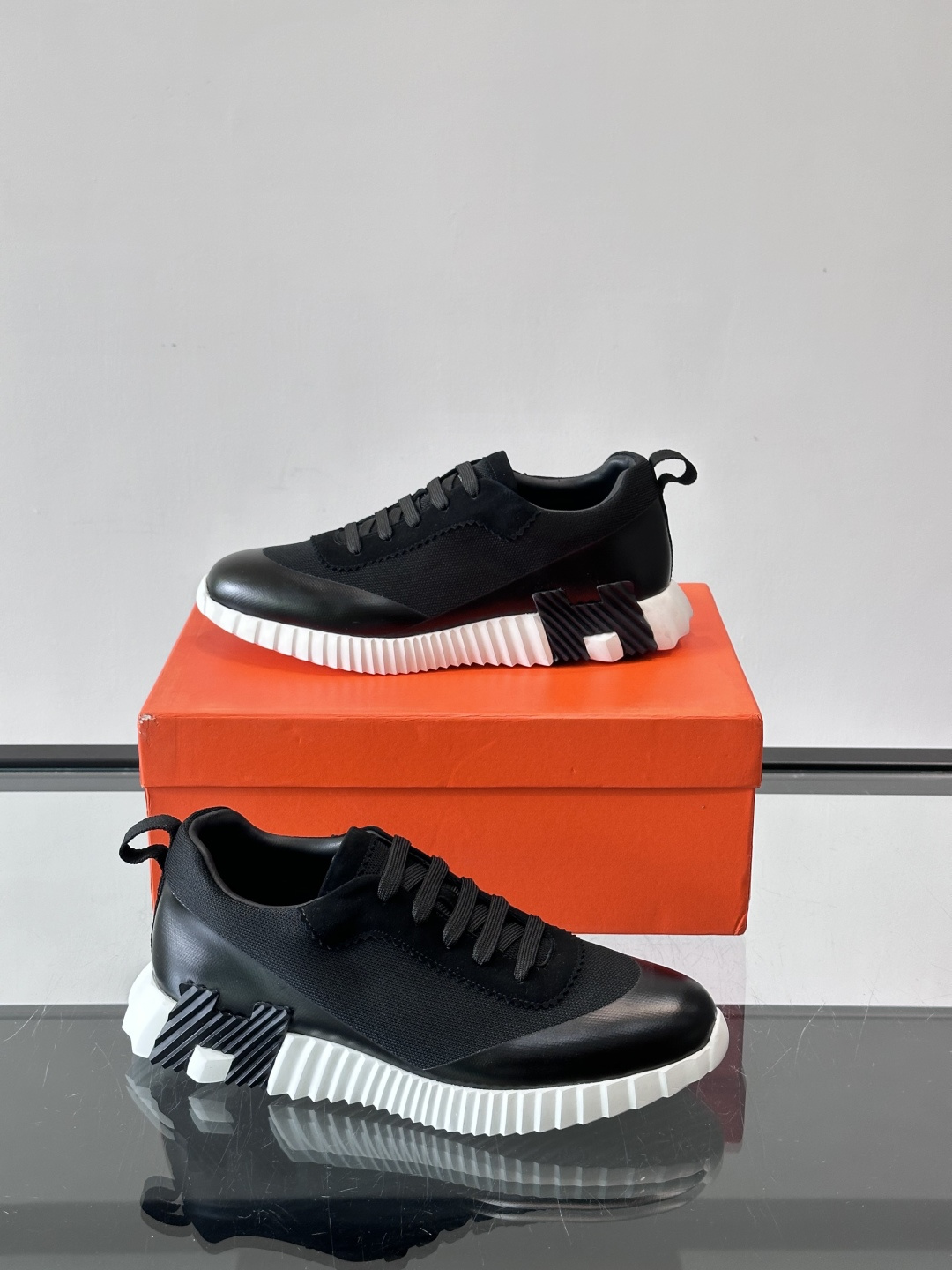 爱马仕Bouncing休闲运动鞋爱马仕Bouncing系列休闲运动鞋，2025新款，拼色设计超有层次感！