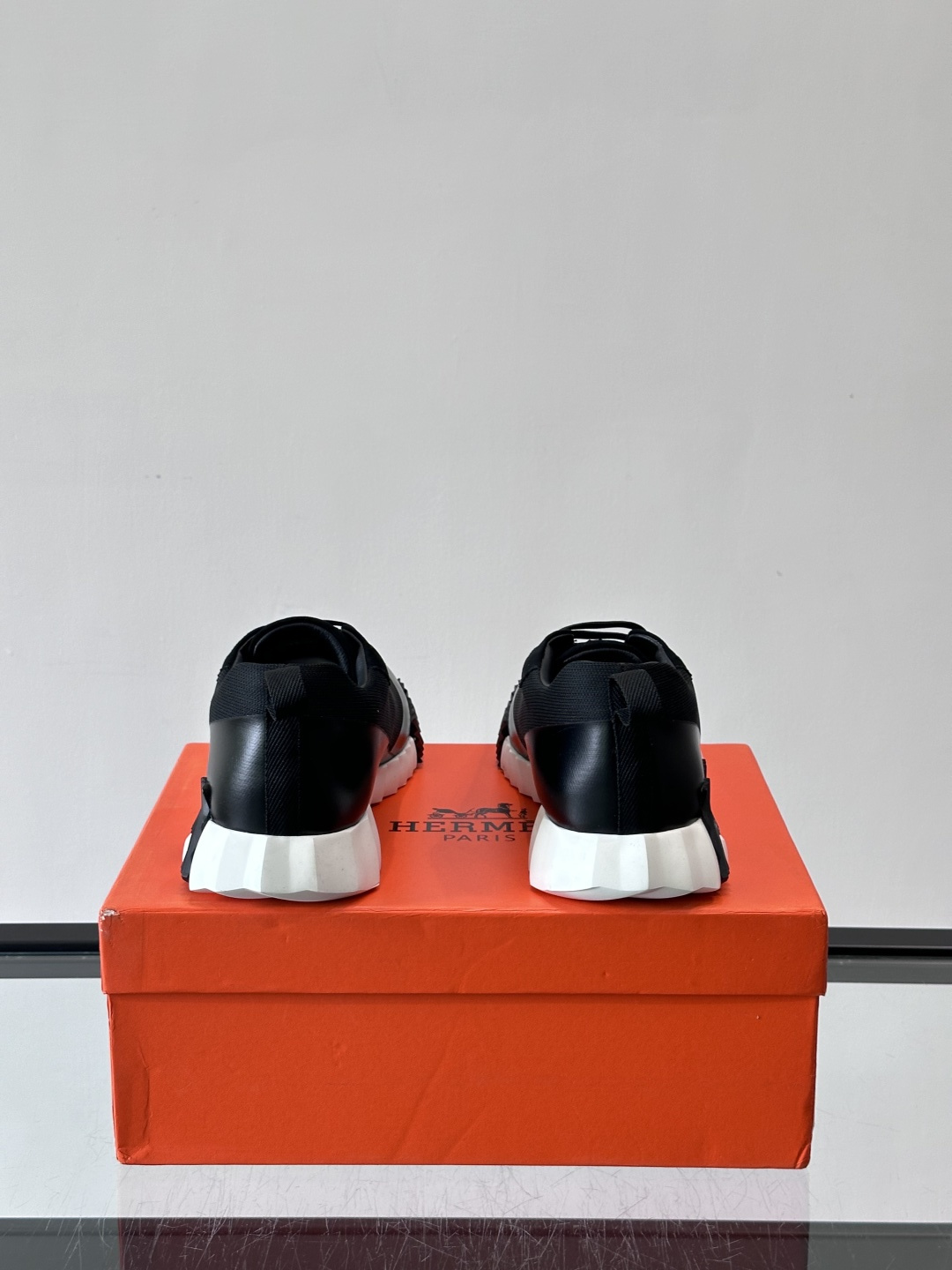 爱马仕Bouncing休闲运动鞋爱马仕Bouncing系列休闲运动鞋，2025新款，拼色设计超有层次感！