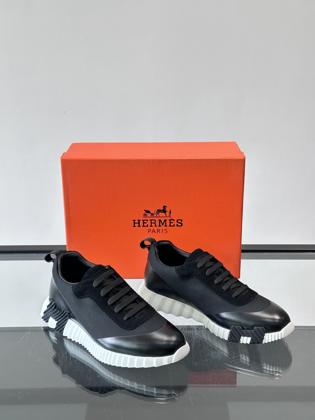 爱马仕Bouncing休闲运动鞋爱马仕Bouncing系列休闲运动鞋，2025新款，拼色设计超有层次感！