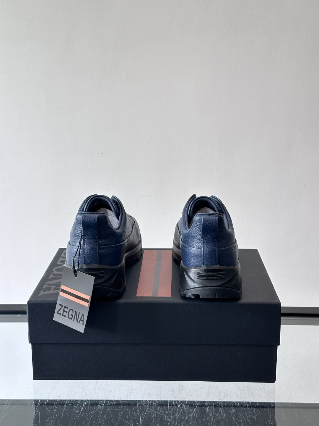 杰尼亚 TriPle Stitch™ Monte休闲鞋👟牛皮＋标志性三重交叉松紧，致敬手工缝制工艺。灵感