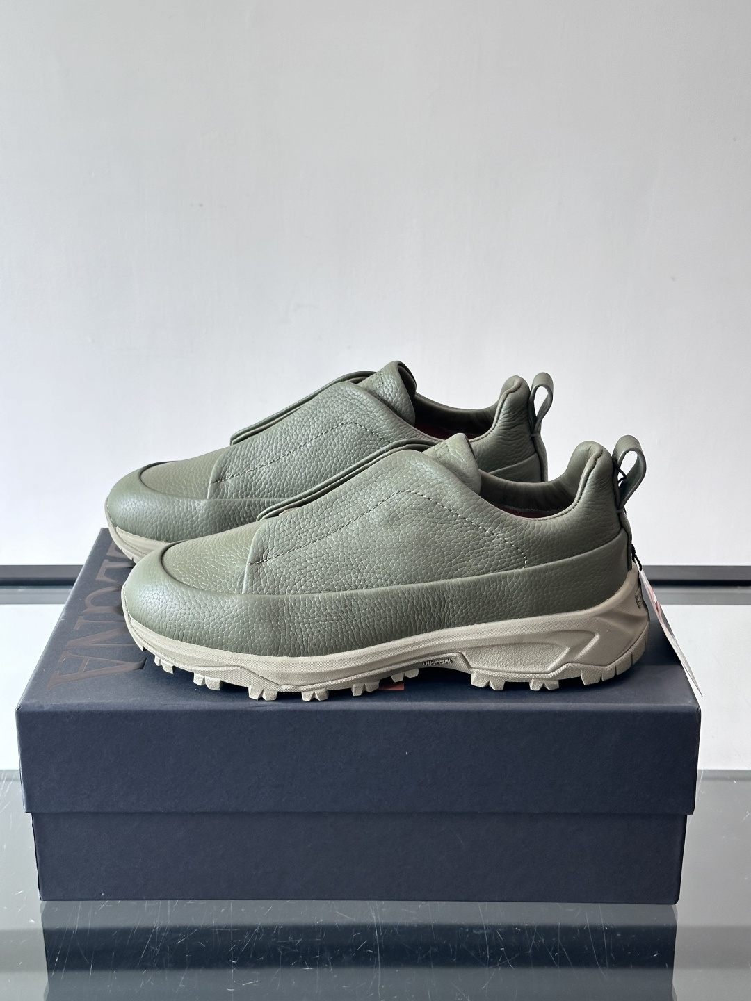 杰尼亚 TriPle Stitch™ Monte休闲鞋👟牛皮＋标志性三重交叉松紧，致敬手工缝制工艺。灵感