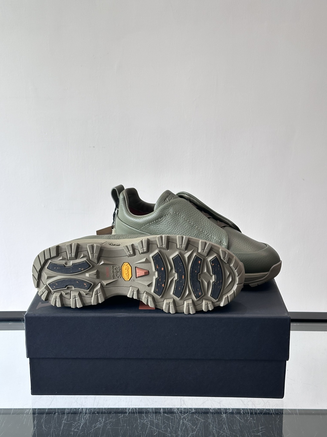 杰尼亚 TriPle Stitch™ Monte休闲鞋👟牛皮＋标志性三重交叉松紧，致敬手工缝制工艺。灵感