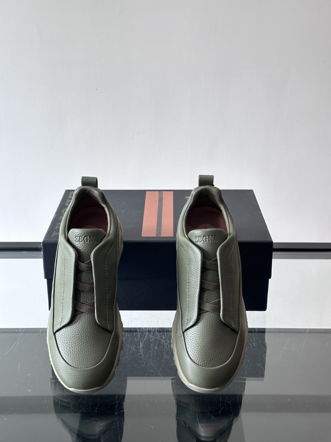 杰尼亚 TriPle Stitch™ Monte休闲鞋👟牛皮＋标志性三重交叉松紧，致敬手工缝制工艺。灵感