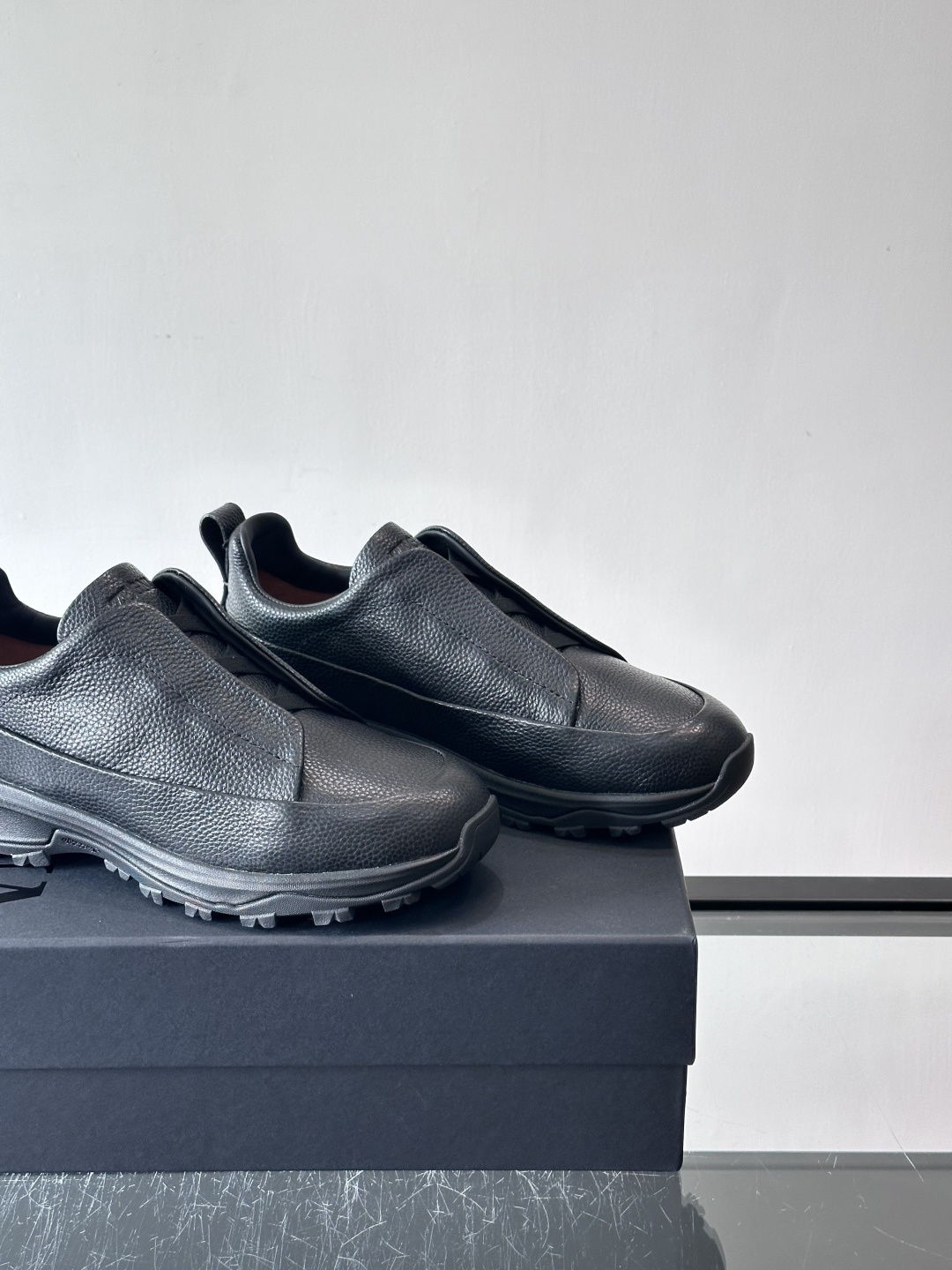 杰尼亚 TriPle Stitch™ Monte休闲鞋👟牛皮＋标志性三重交叉松紧，致敬手工缝制工艺。灵感