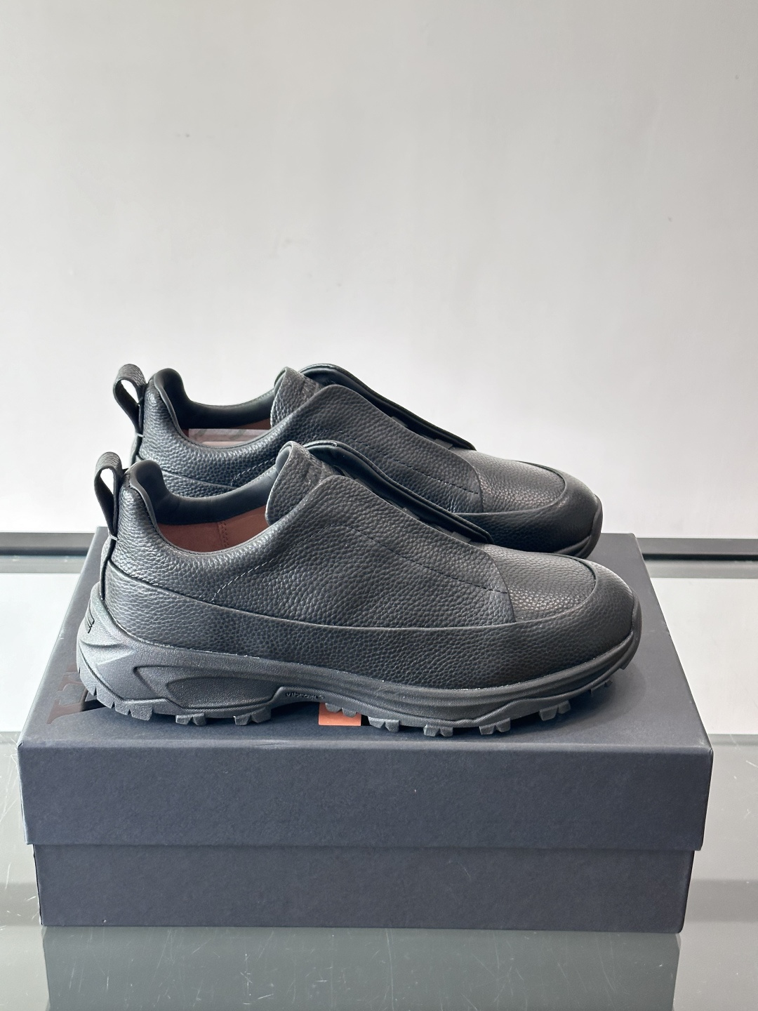 杰尼亚 TriPle Stitch™ Monte休闲鞋👟牛皮＋标志性三重交叉松紧，致敬手工缝制工艺。灵感