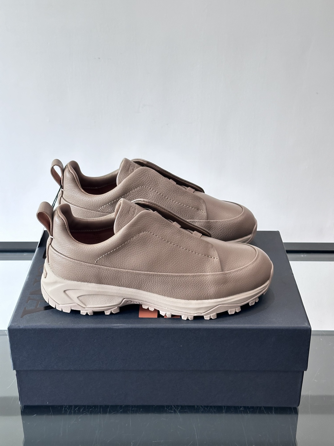 杰尼亚 TriPle Stitch™ Monte休闲鞋👟牛皮＋标志性三重交叉松紧，致敬手工缝制工艺。灵感