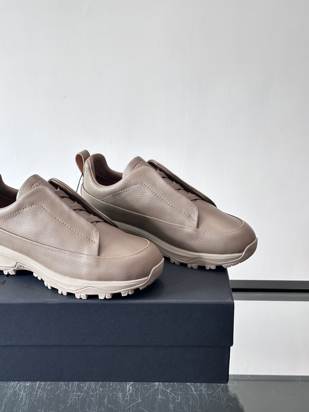 杰尼亚 TriPle Stitch™ Monte休闲鞋👟牛皮＋标志性三重交叉松紧，致敬手工缝制工艺。灵感