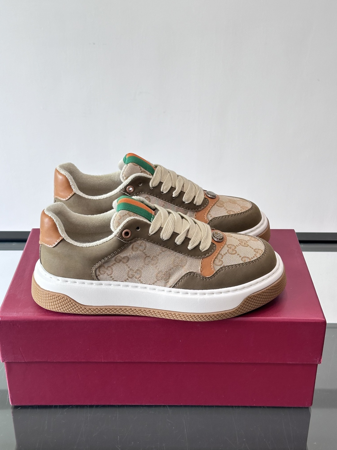 ◾️▫️Gucci男士厚底饼干鞋运动鞋，这款的舒适度真的很绝，超级轻便舒适百搭，👍必备单品，这款单品充满