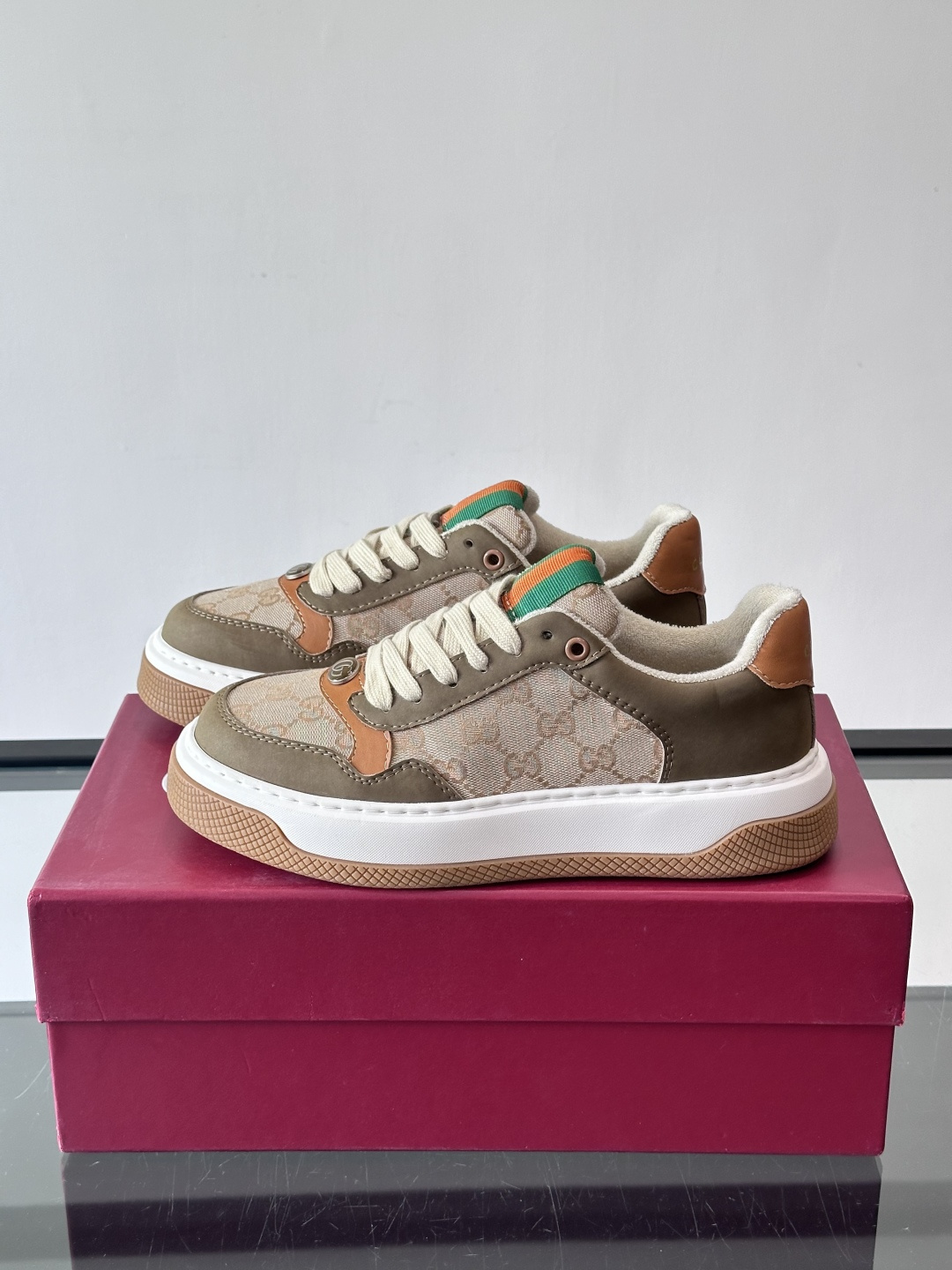 ◾️▫️Gucci男士厚底饼干鞋运动鞋，这款的舒适度真的很绝，超级轻便舒适百搭，👍必备单品，这款单品充满