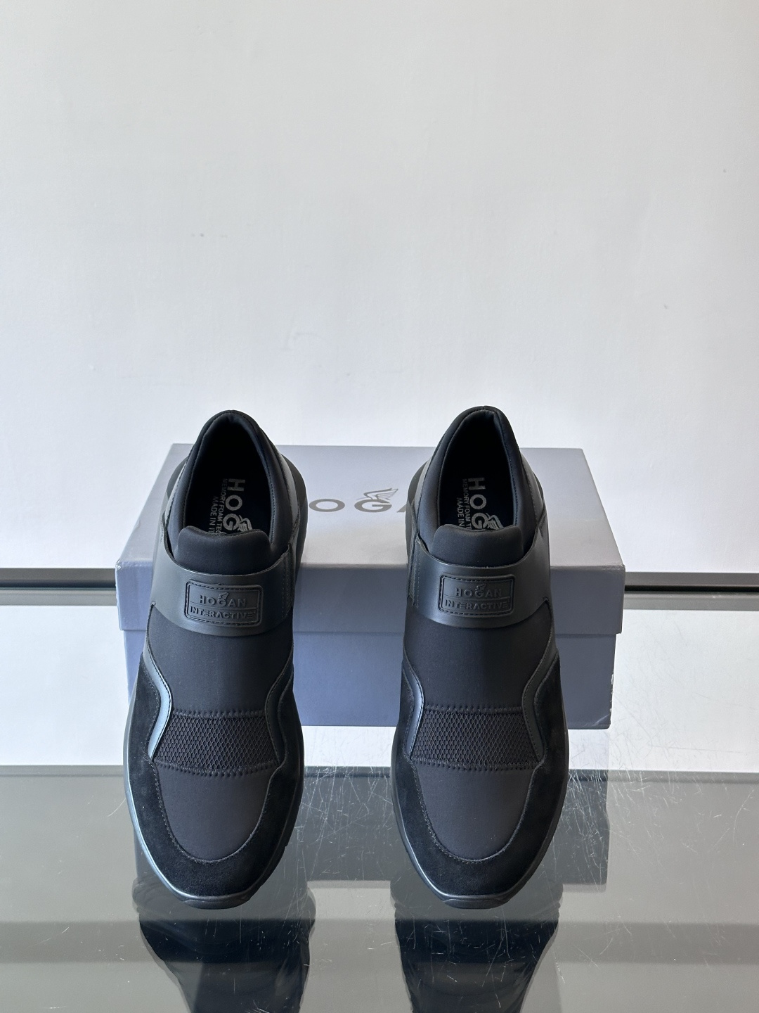 Hogan 男士运动鞋，意大利制造，多色拼接设计，织物+牛皮+橡胶鞋底，轻便透气又耐穿。一脚蹬+记忆棉鞋