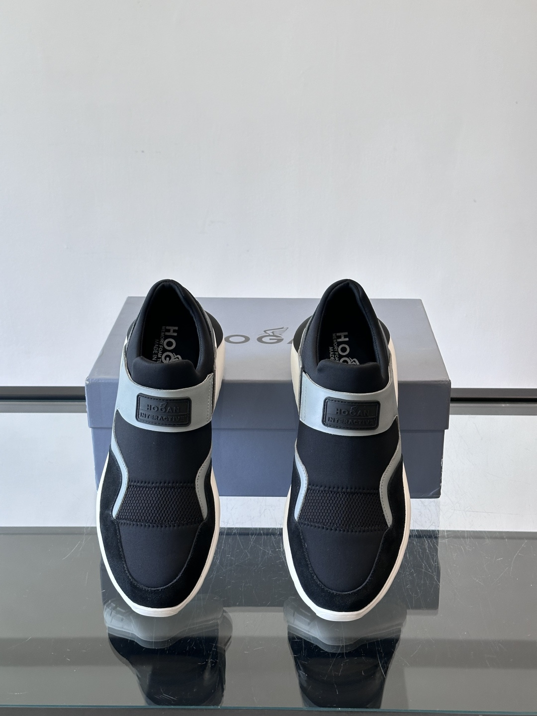 Hogan 男士运动鞋，意大利制造，多色拼接设计，织物+牛皮+橡胶鞋底，轻便透气又耐穿。一脚蹬+记忆棉鞋