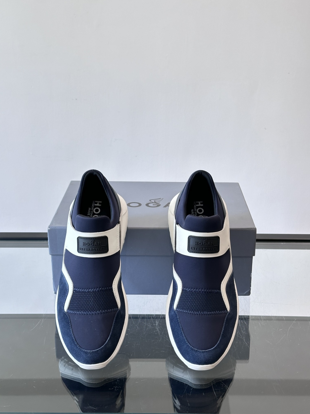 Hogan 男士运动鞋，意大利制造，多色拼接设计，织物+牛皮+橡胶鞋底，轻便透气又耐穿。一脚蹬+记忆棉鞋