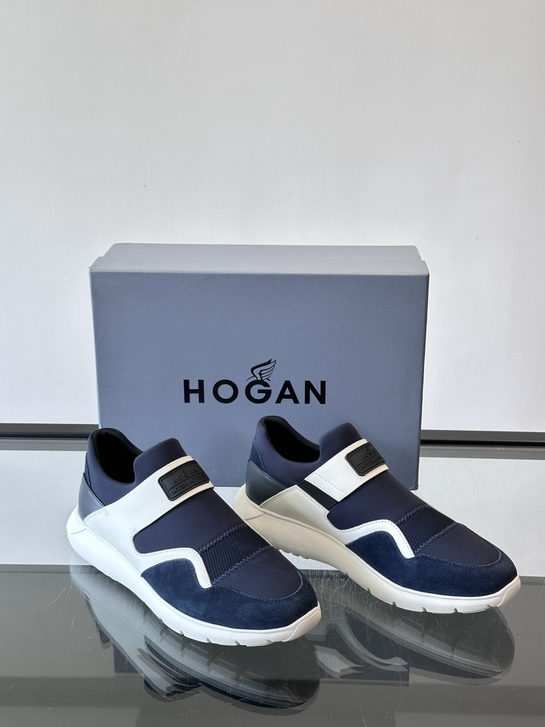 Hogan 男士运动鞋，意大利制造，多色拼接设计，织物+牛皮+橡胶鞋底，轻便透气又耐穿。一脚蹬+记忆棉鞋