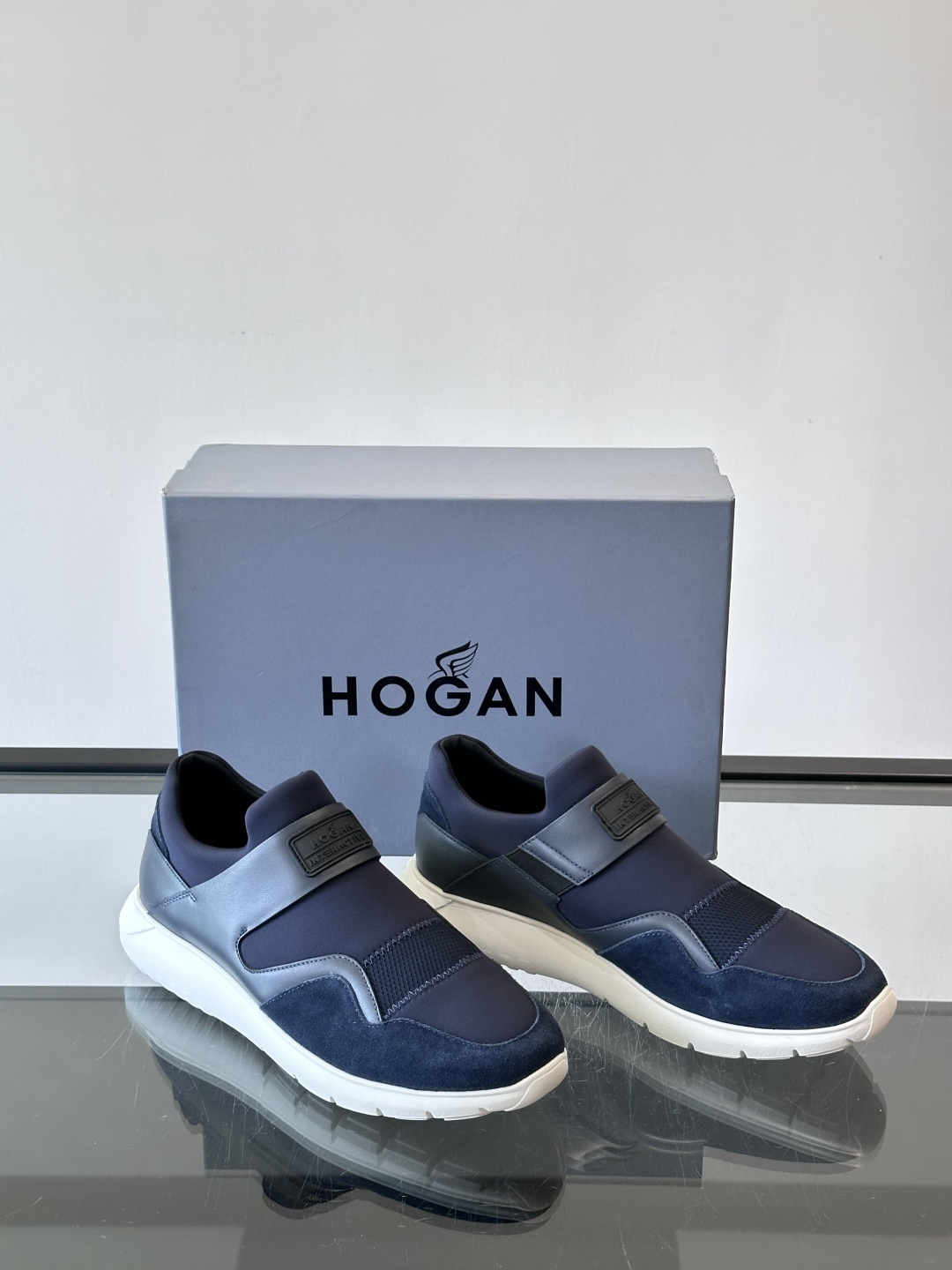 Hogan 男士运动鞋，意大利制造，多色拼接设计，织物+牛皮+橡胶鞋底，轻便透气又耐穿。一脚蹬+记忆棉鞋