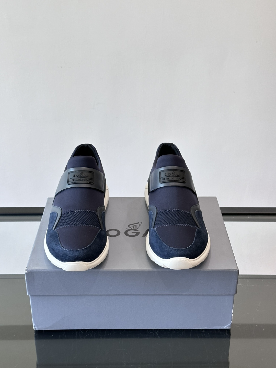 Hogan 男士运动鞋，意大利制造，多色拼接设计，织物+牛皮+橡胶鞋底，轻便透气又耐穿。一脚蹬+记忆棉鞋